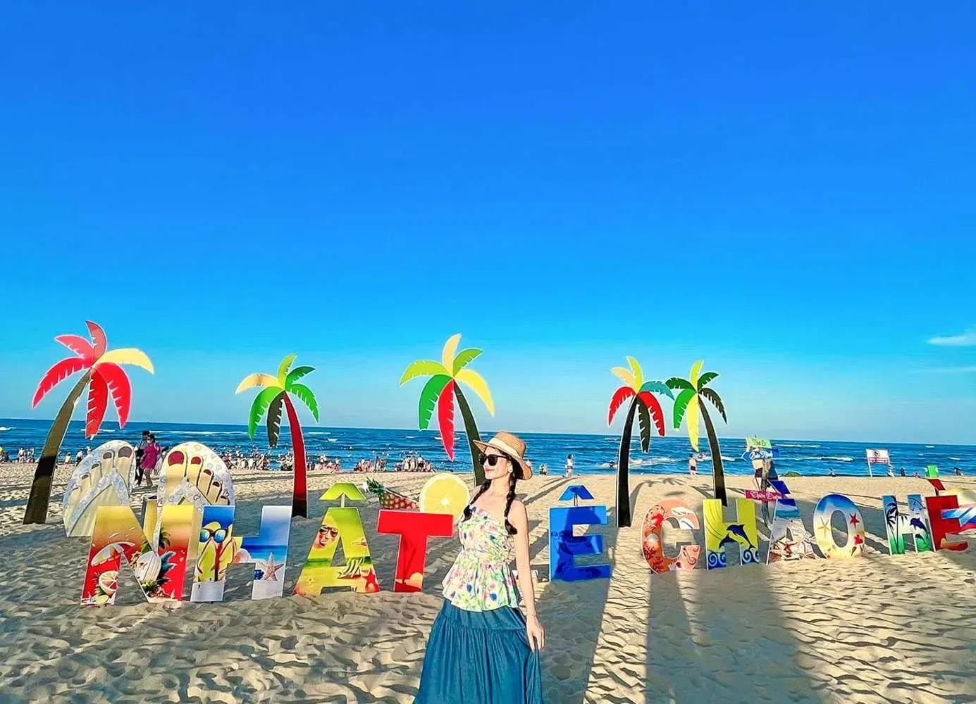 Thả dáng bên bãi biển Nhật Lệ