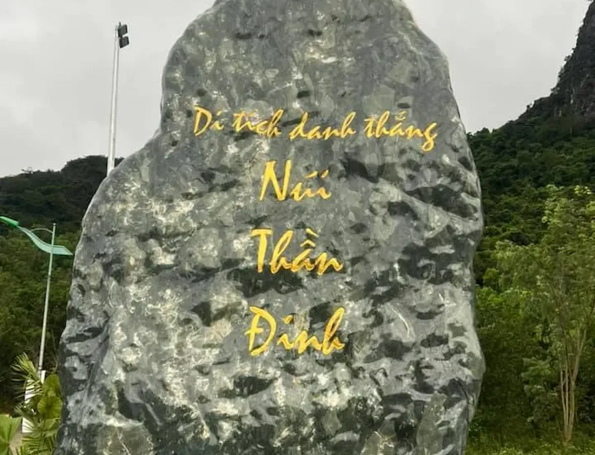 nui than dinh quang tri cam nang du lich chi tiet tu a z