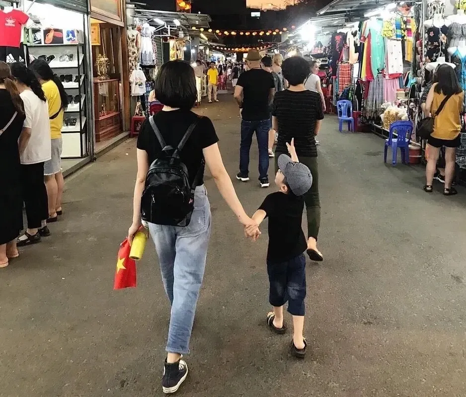 Dạo chợ đêm Trần Phú Nha Trang