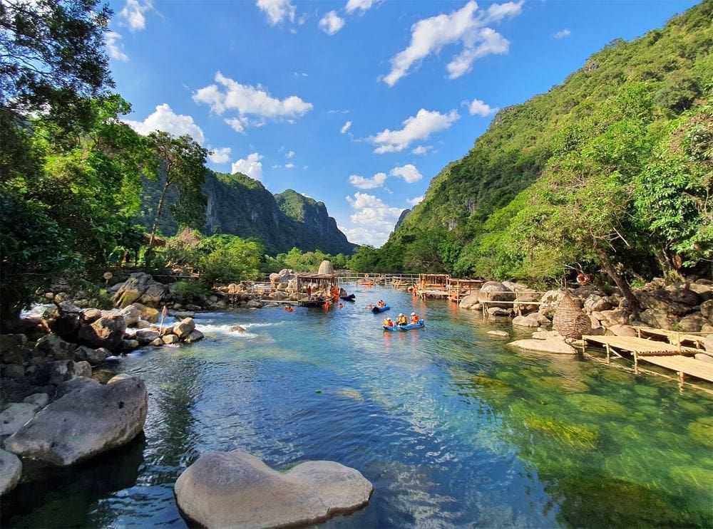 kayaking chay river dark cave phong nha quang binh