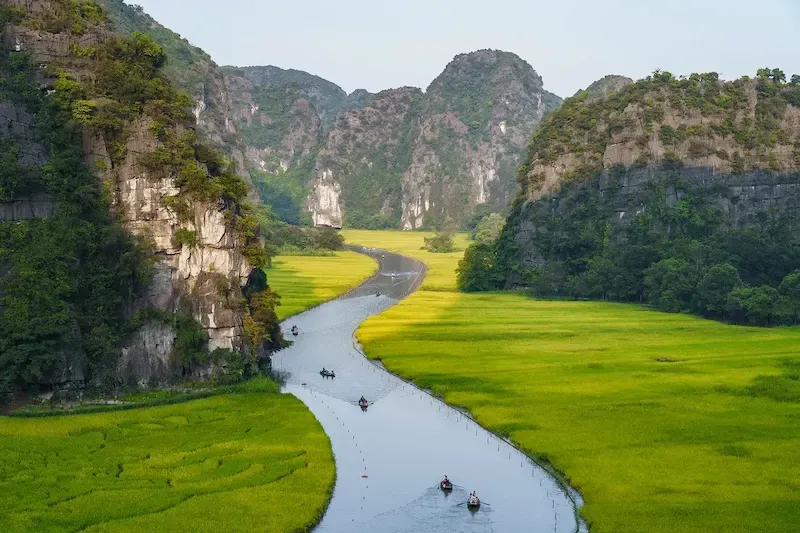Tam Coc boat ride three caves Ninh Binh Vietnam