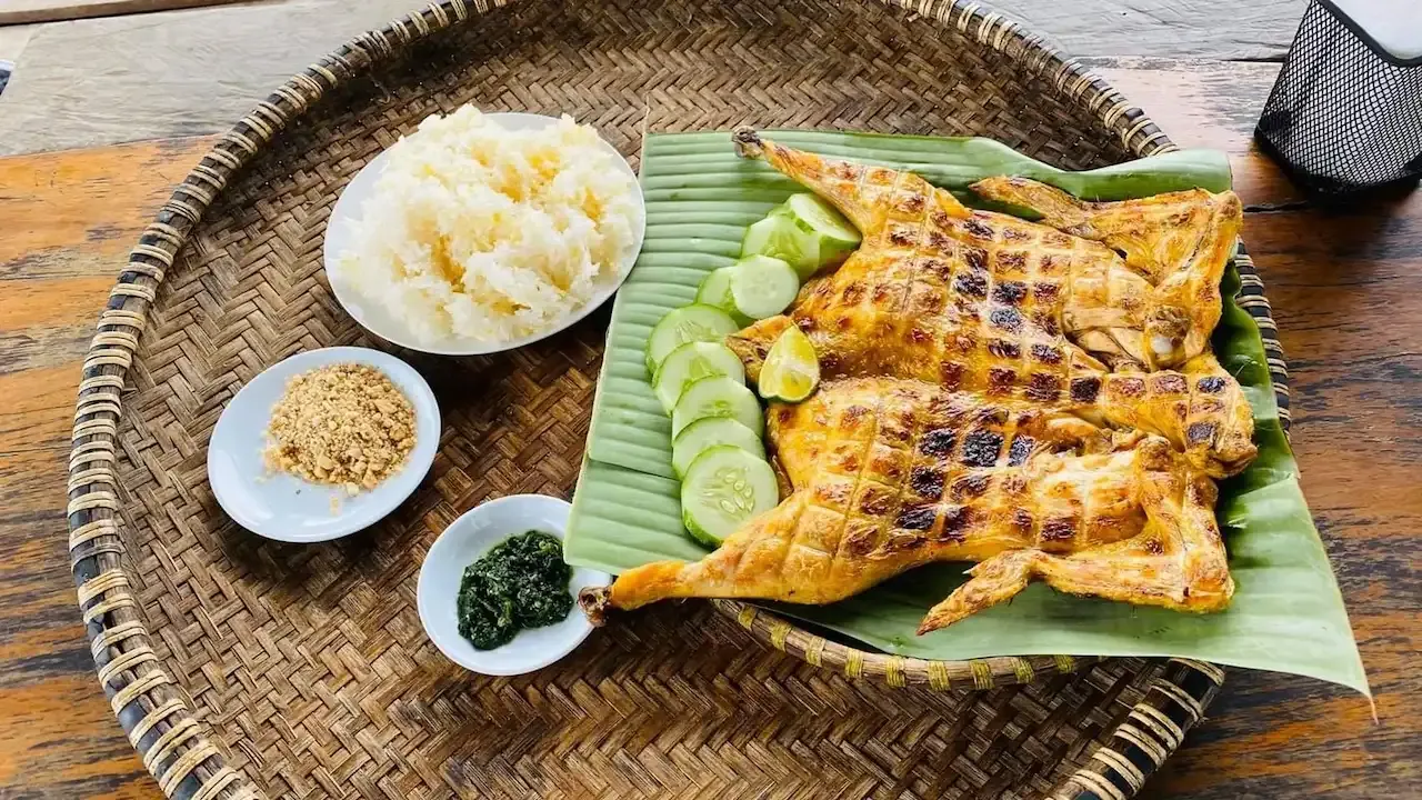Món gà nướng chấm muối cheo