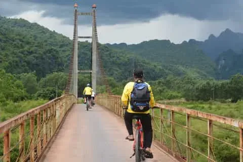 Đạp xe khám phá thiên nhiên