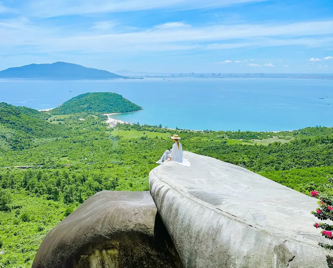 Check in tại mỏm đá Cụ Rùa