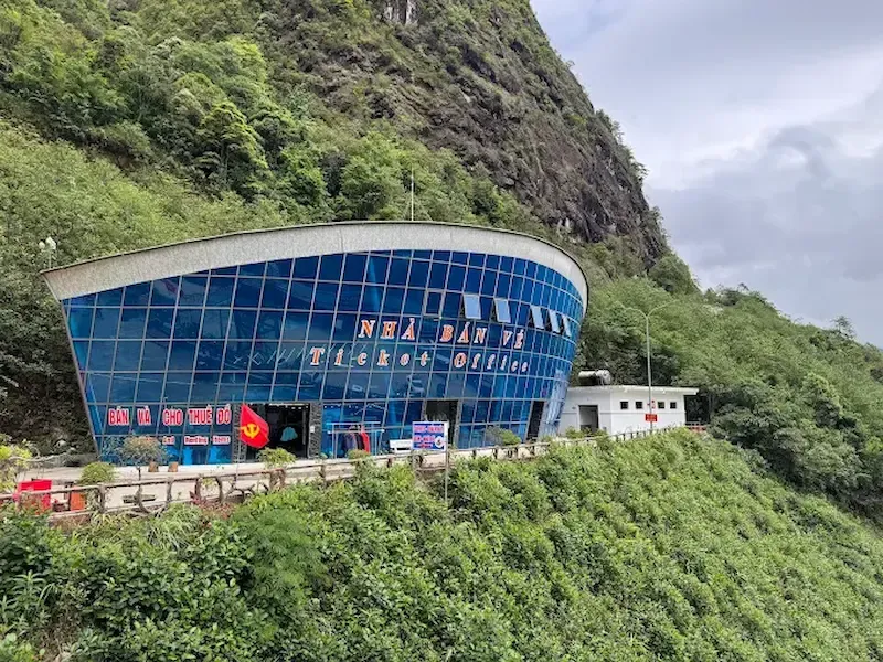 2. Ticket Office at the Base of Cau Kinh Rong May Glass Bridge, Sapa