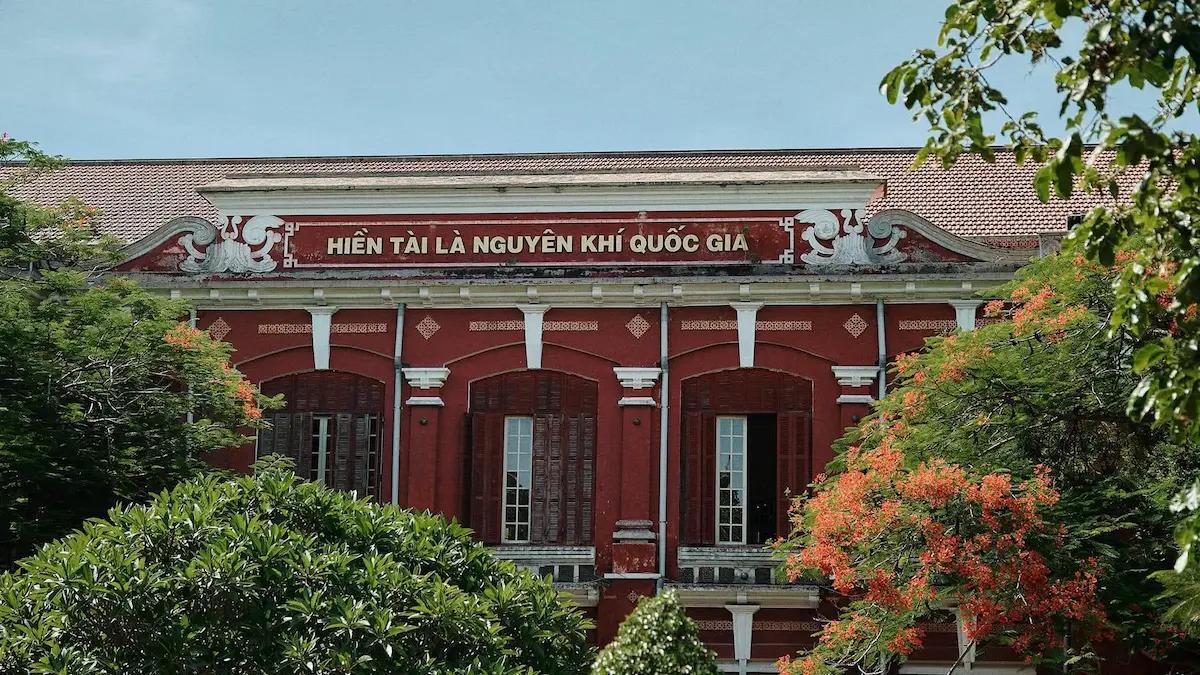 kinh nghiem check in truong quoc hoc hue tu a z