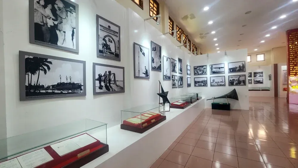 nhà trưng bày vĩ tuyến 17