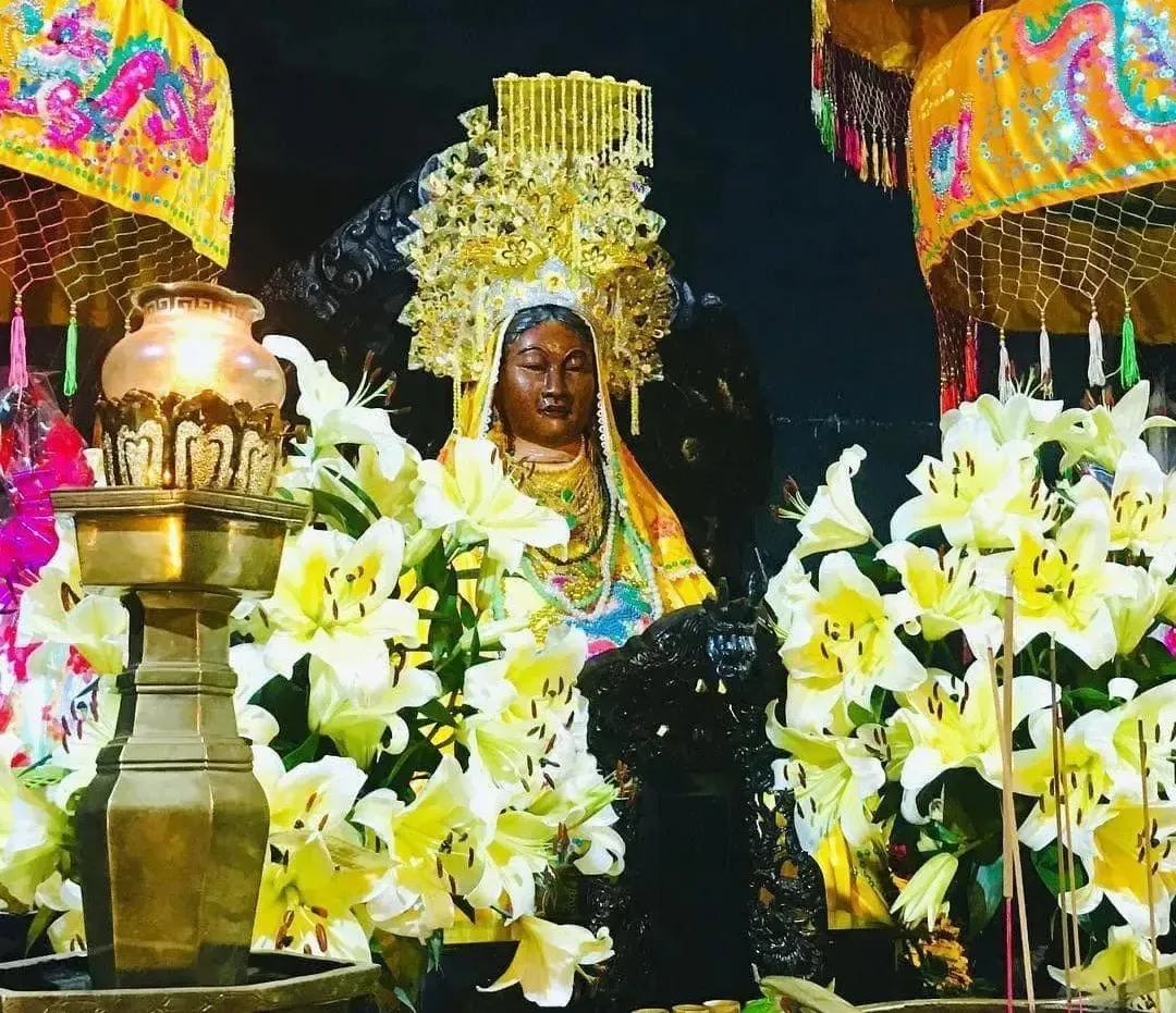 Tượng thờ Thánh Mẫu Thiên Y A Na