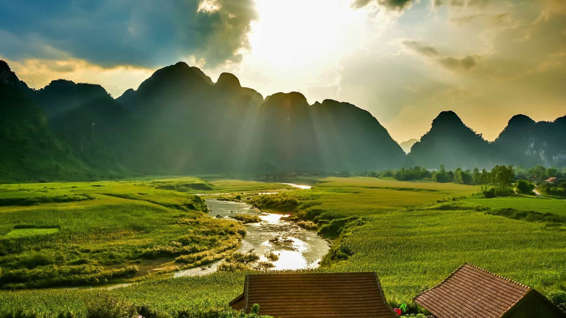 Toàn cảnh làng Tân Hóa Quảng Bình