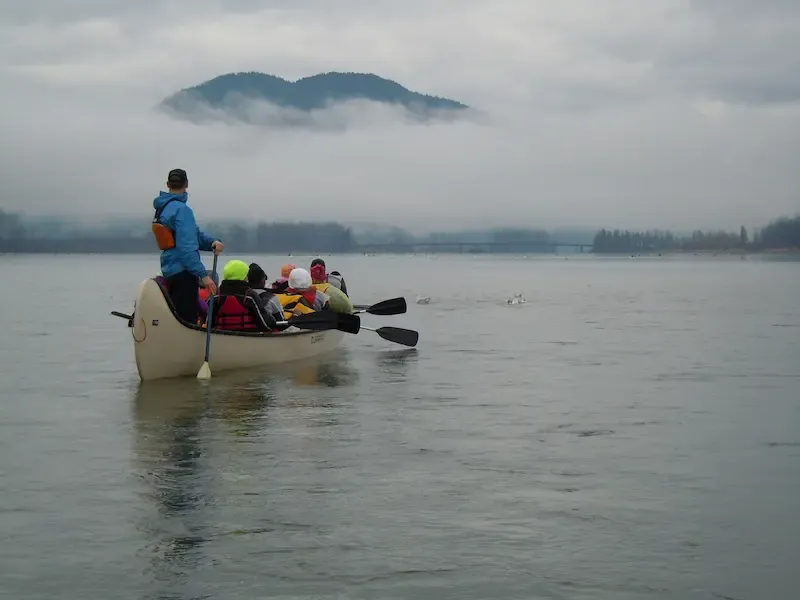 Do Kayak in Lam Lake