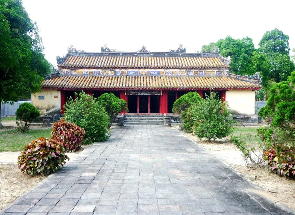 Điện Minh Thành tại lăng Gia Long