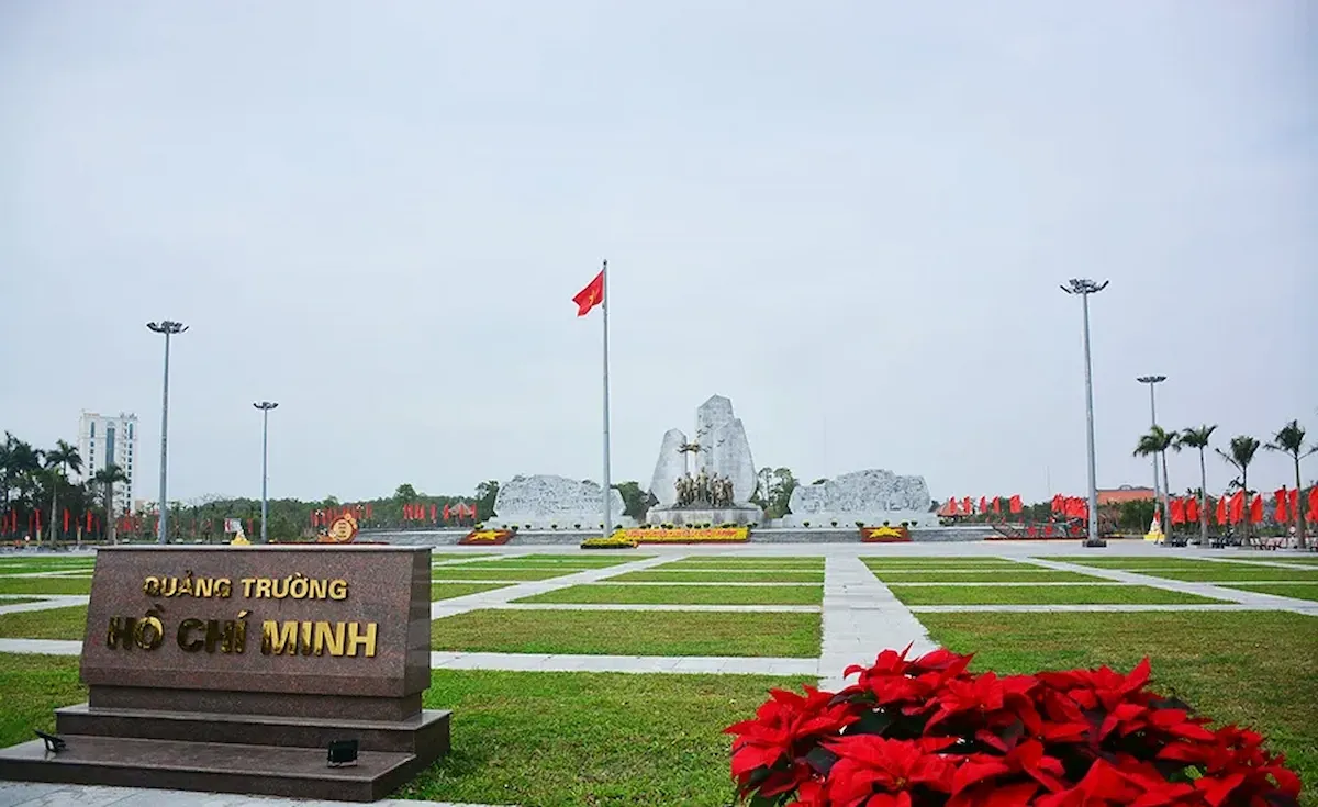 Toàn cảnh Quảng trường Hồ Chí Minh Đồng Hới