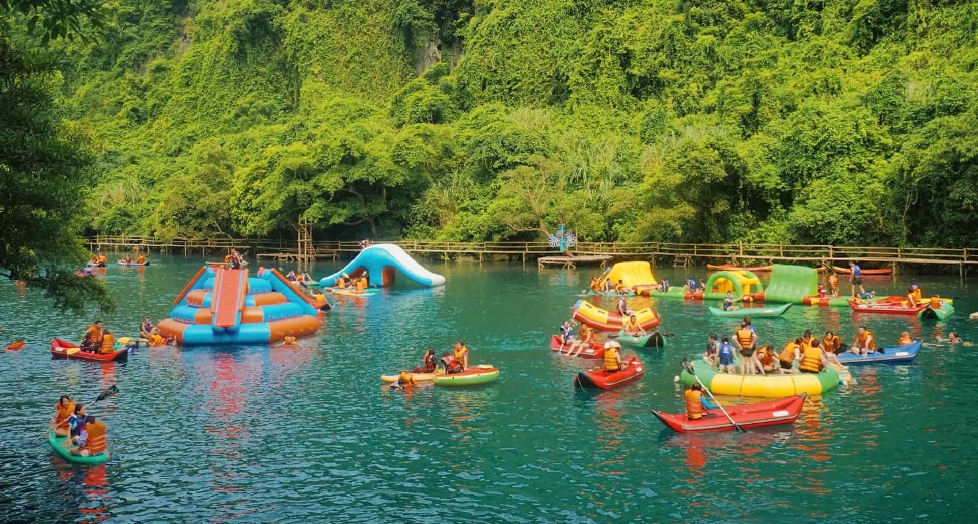 Toàn cảnh khu du lịch Sông Chày - Hang Tối