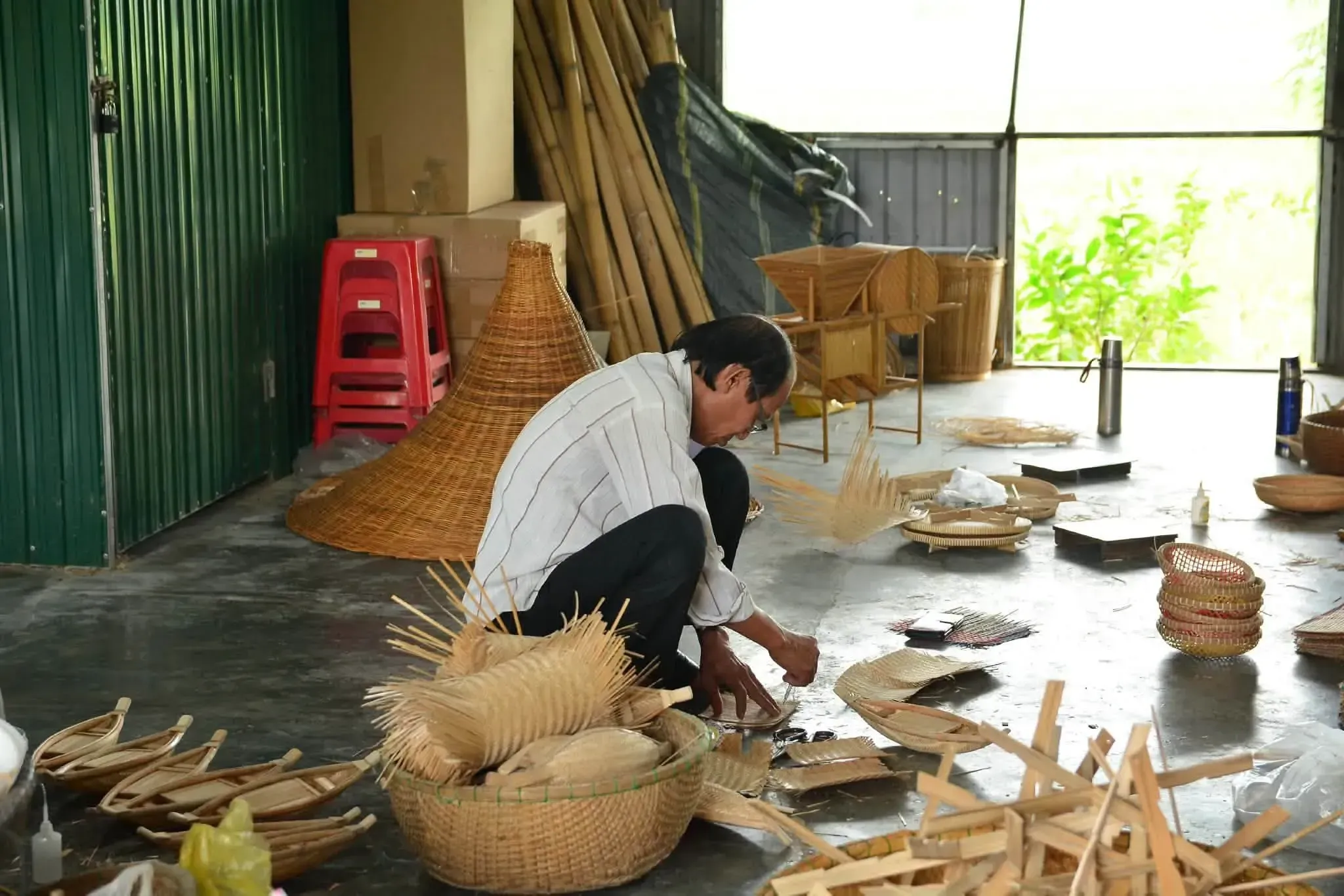 Nghệ nhân đan mây tre Bao La