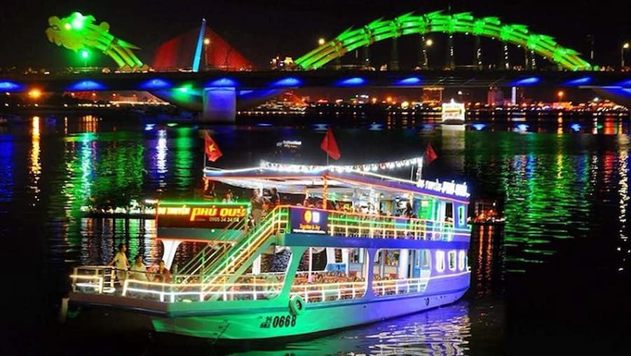 Cruise Along the Han River