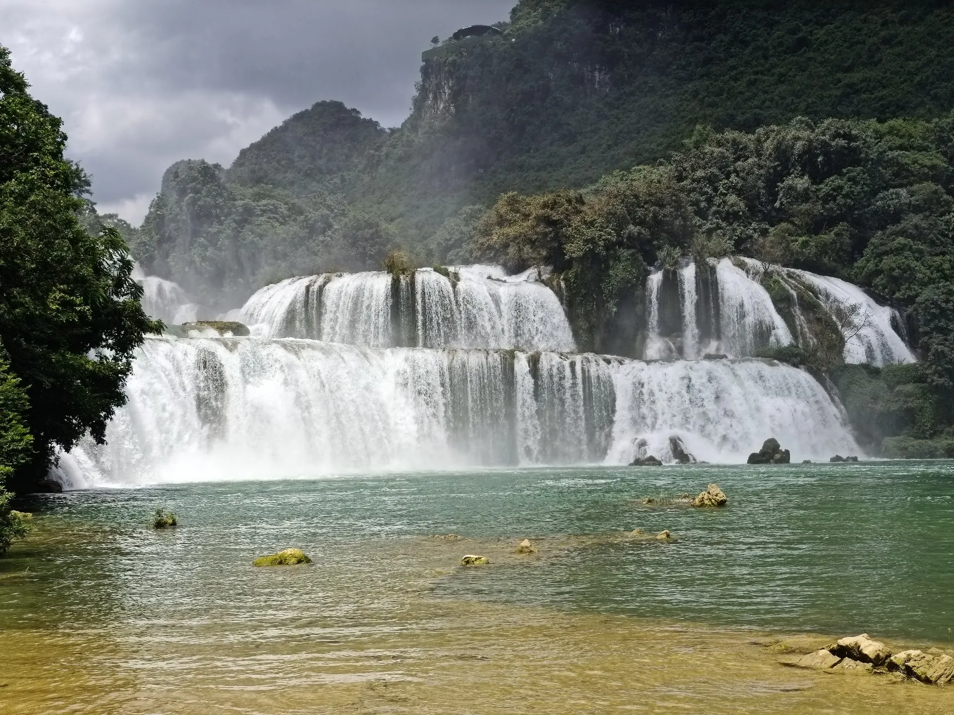 ban gioc waterfall from hanoi or cao bang tickets tips