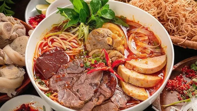 Bun Bo Hue   Spiciest Delicacy of Hue, Vietnam