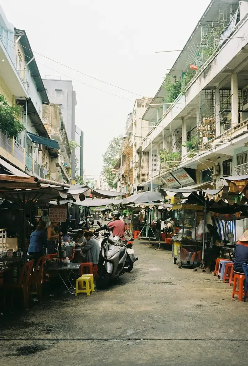 8. Tan Dinh Night Market of Saigon Is One of the Most Famous in Vietnam for Budget Shopping