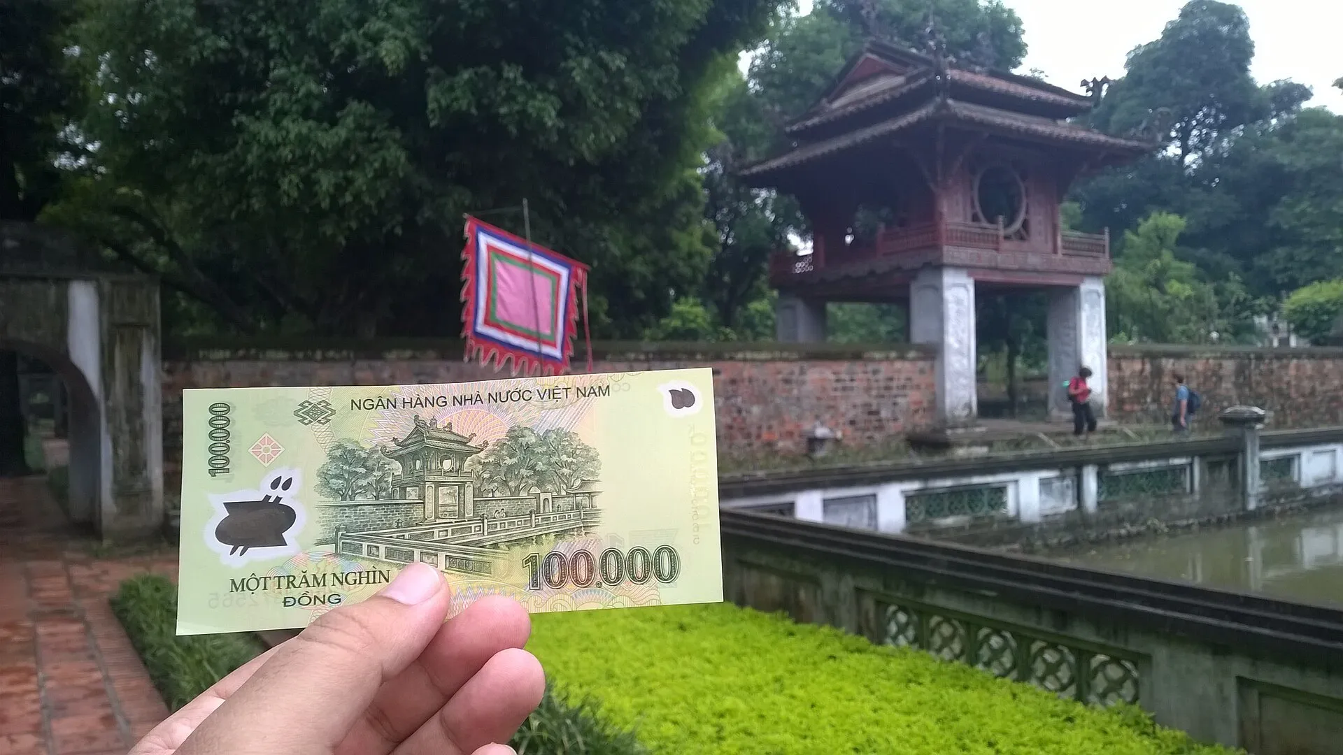 currency in vietnam money guide to dong atms and cards