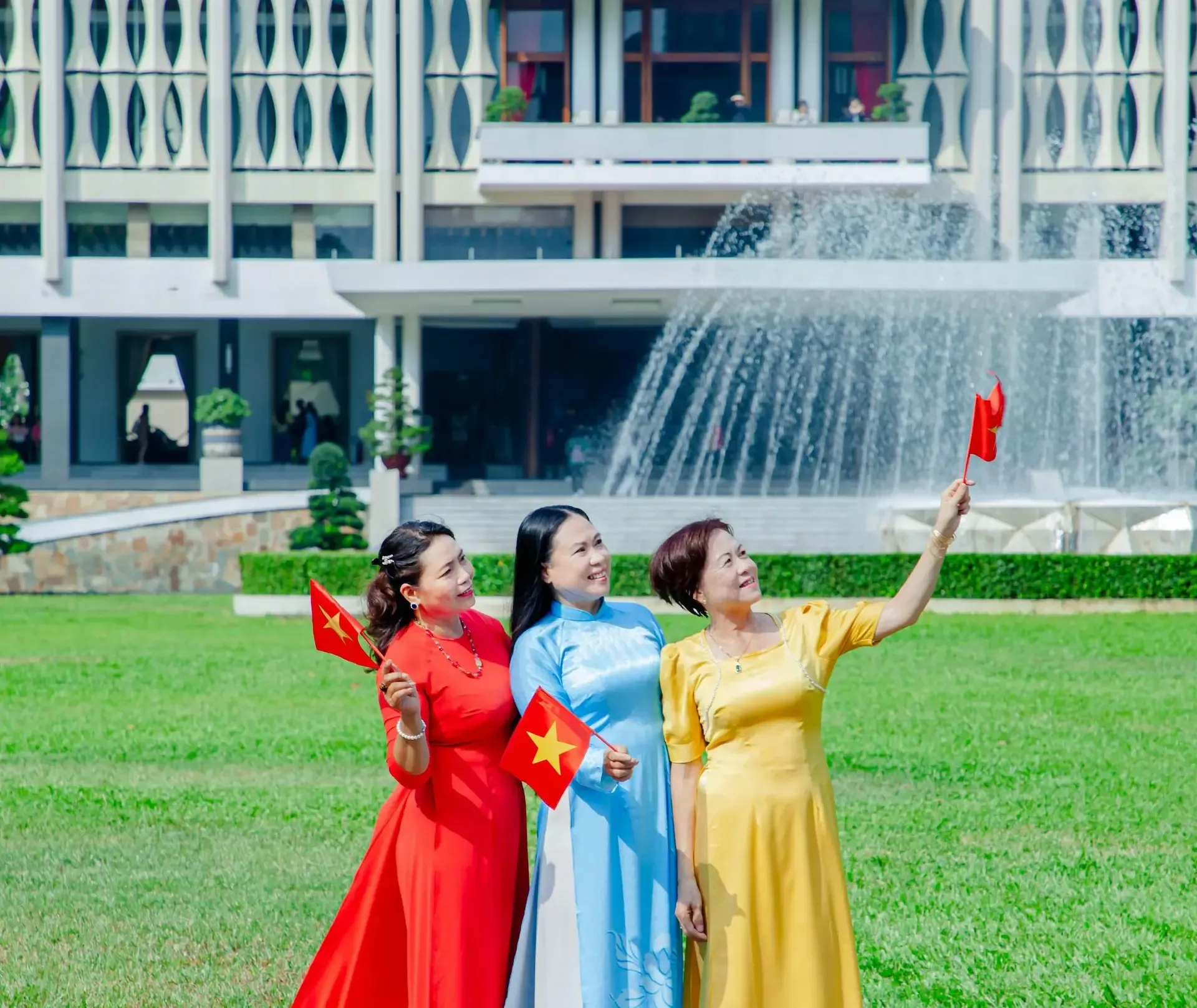 dinh doc lap va nhung kinh nghiem tham quan day du nhat