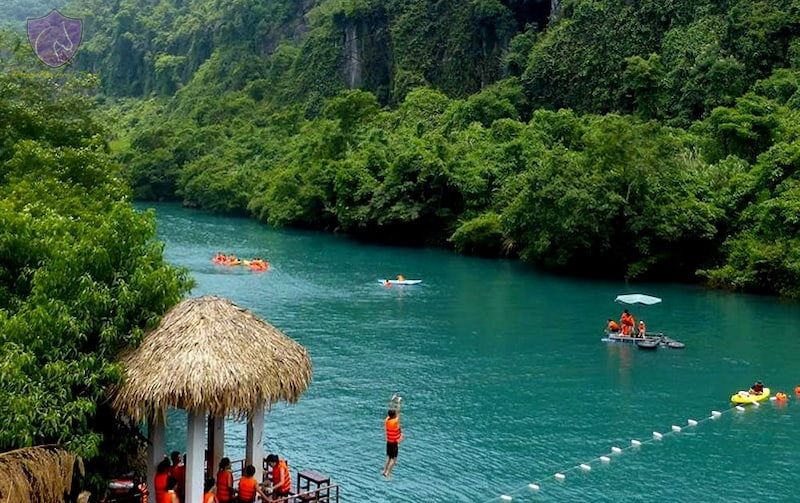 Ziplining at Mooc Spring