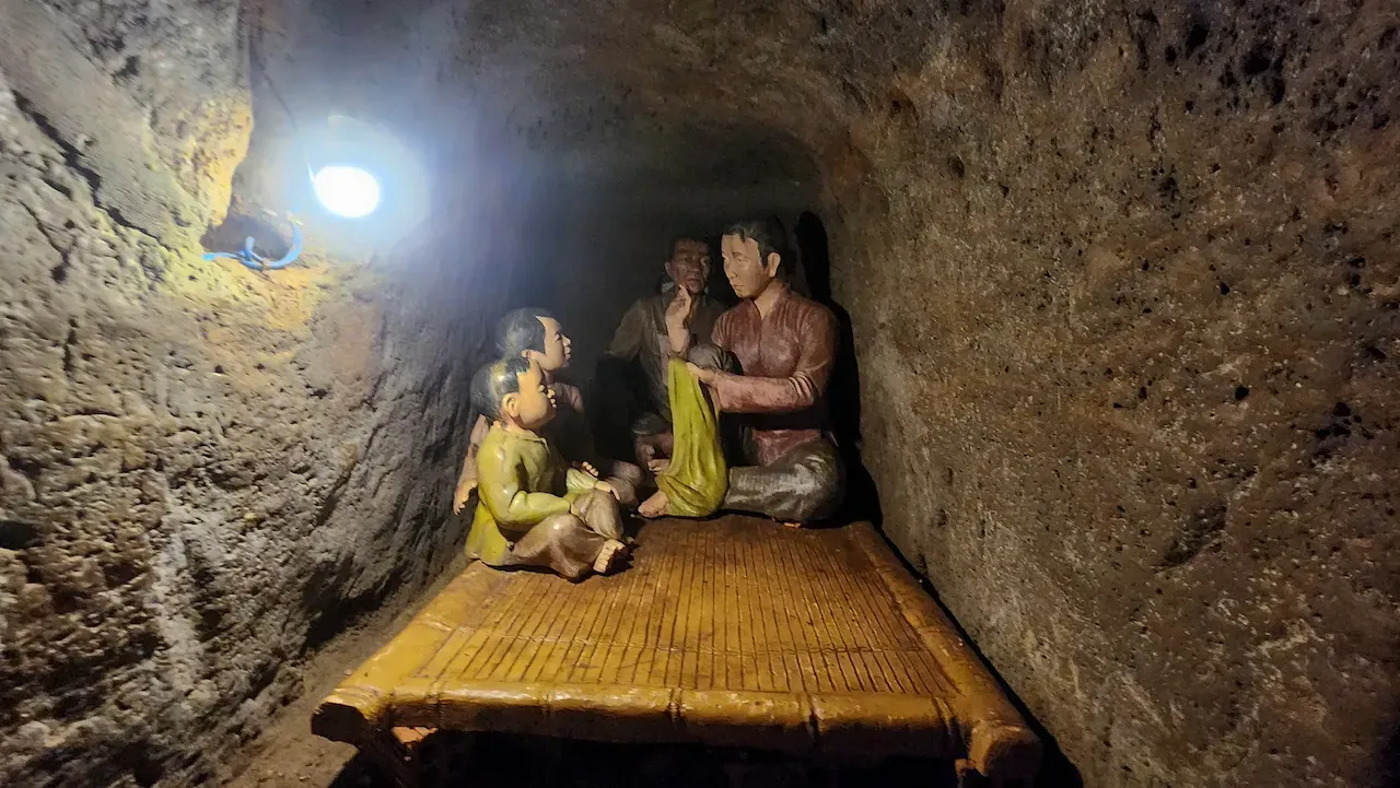 Sinh hoạt bên trong địa đạo Vịnh Mốc