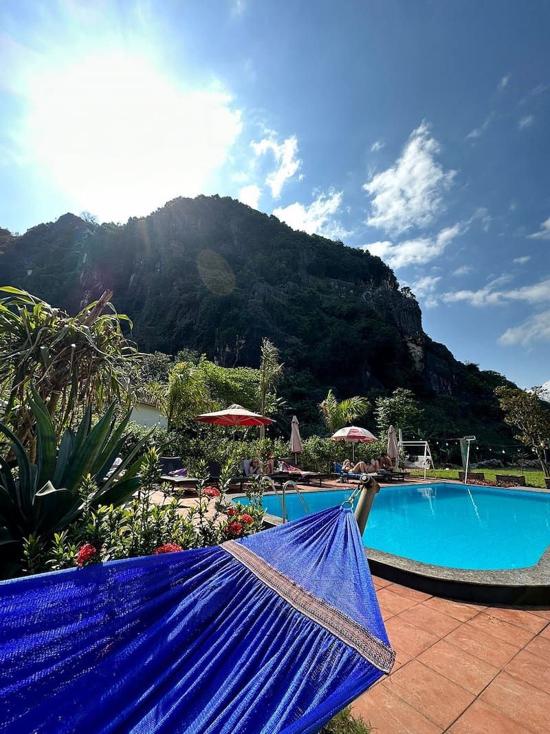 Central Backpackers Hostel in Phong Nha With Pool and Mountain View