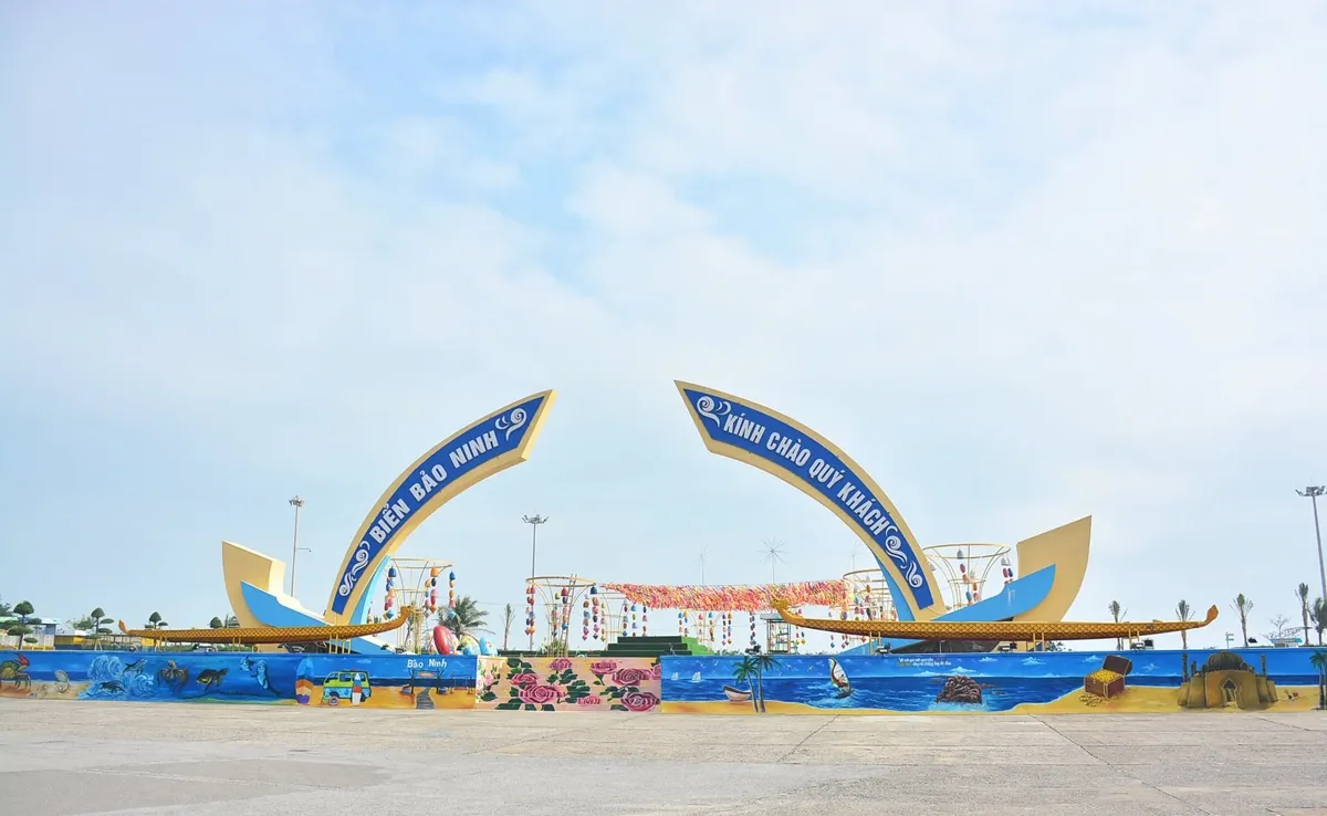 Quảng trường biển Bảo Ninh