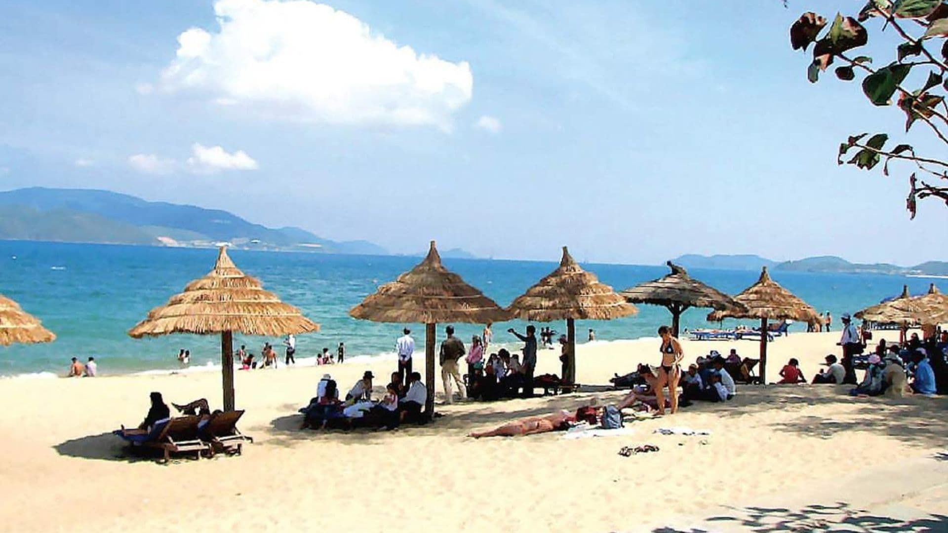 Du lịch biển Nhật Lệ Quảng Bình ăn gì, chơi gì, ở đâu?