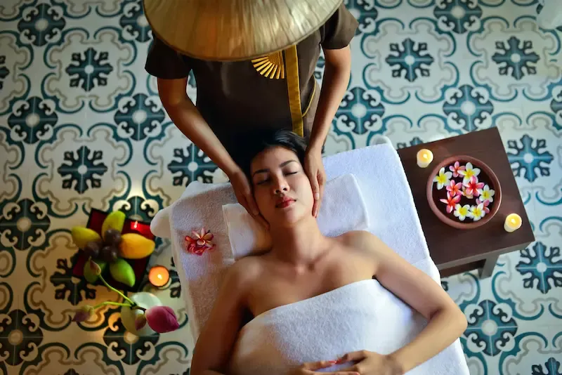 spa massage tipping vietnam 50000 100000 vnd