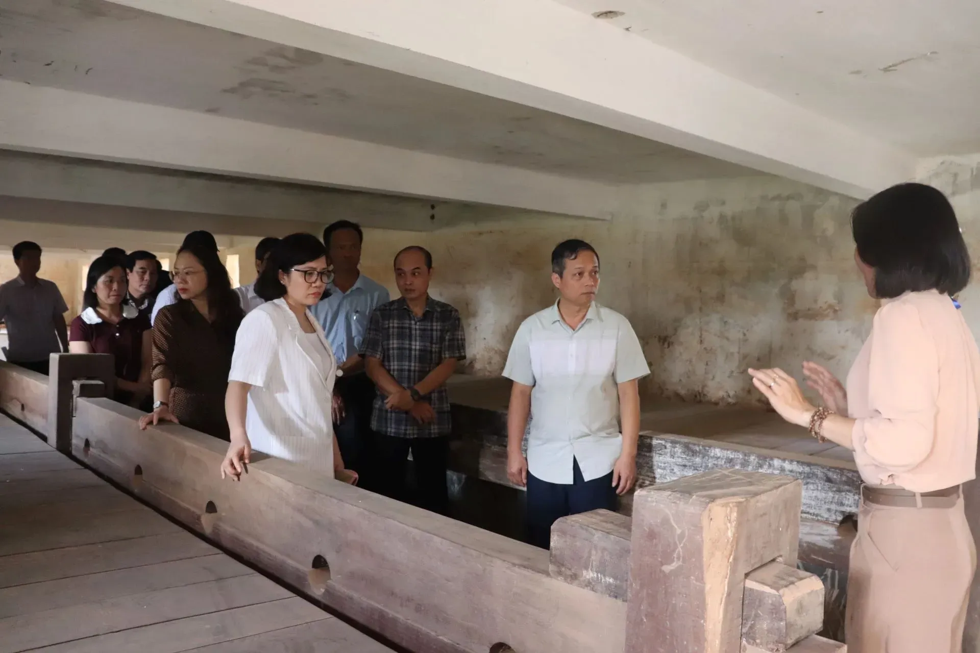 Tham quan không gian bên trong nhà tù Lao Bảo
