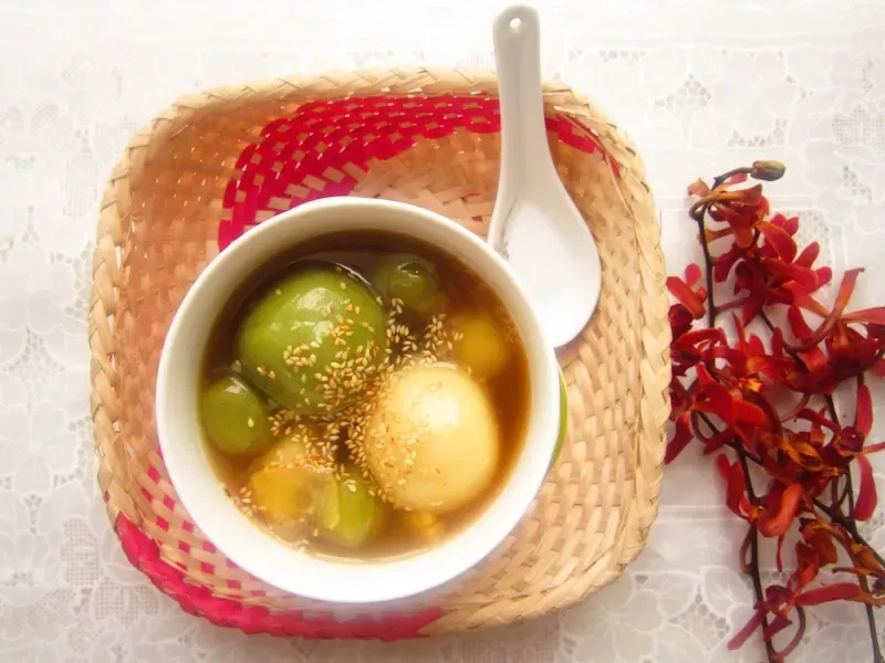 Che Troi Nuoc Is Basically Sticky Rice Balls in Ginger Syrup