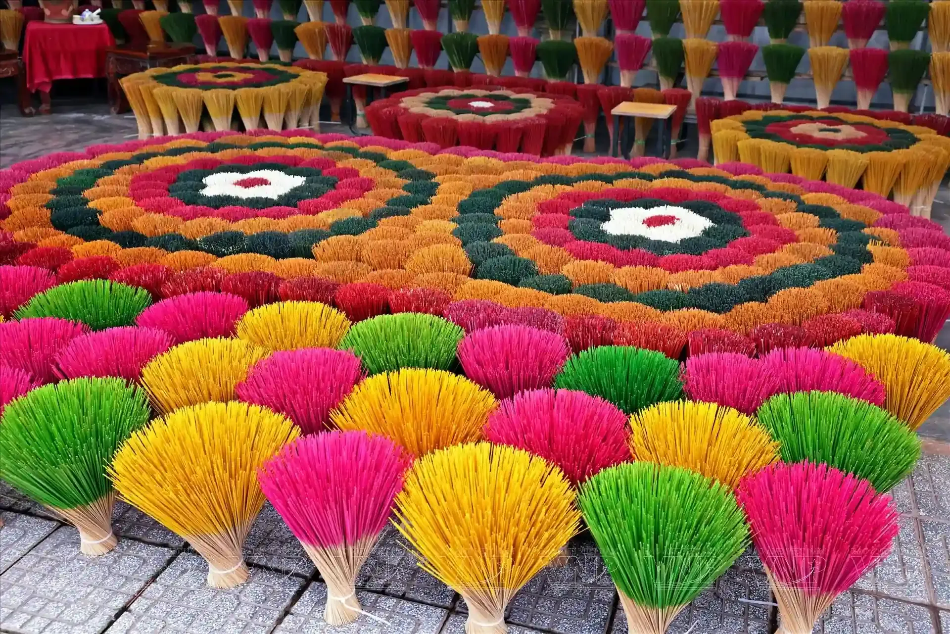 Bó hoa hương tại làng hương Thủy Xuân