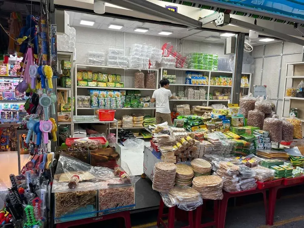 Gian hàng đặc sản tại chợ đêm Nha Trang