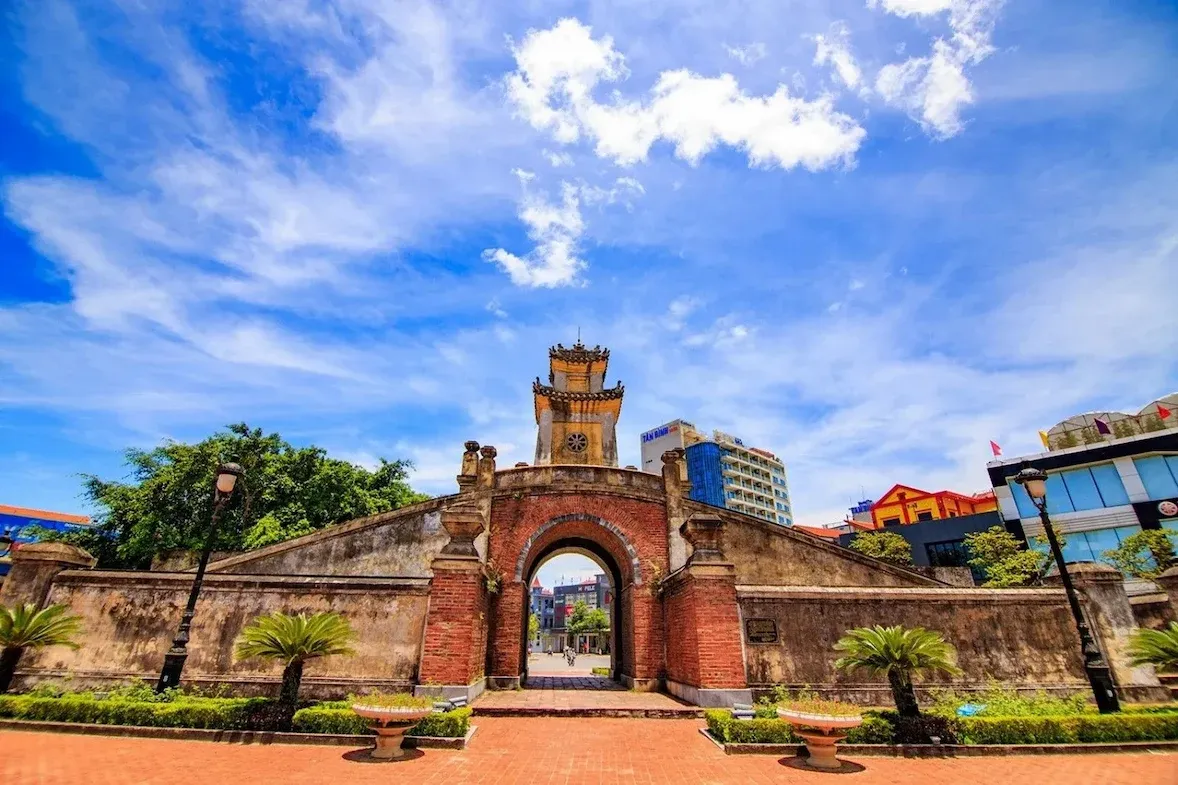 Cổng Quảng Bình Quan ở Đồng Hới