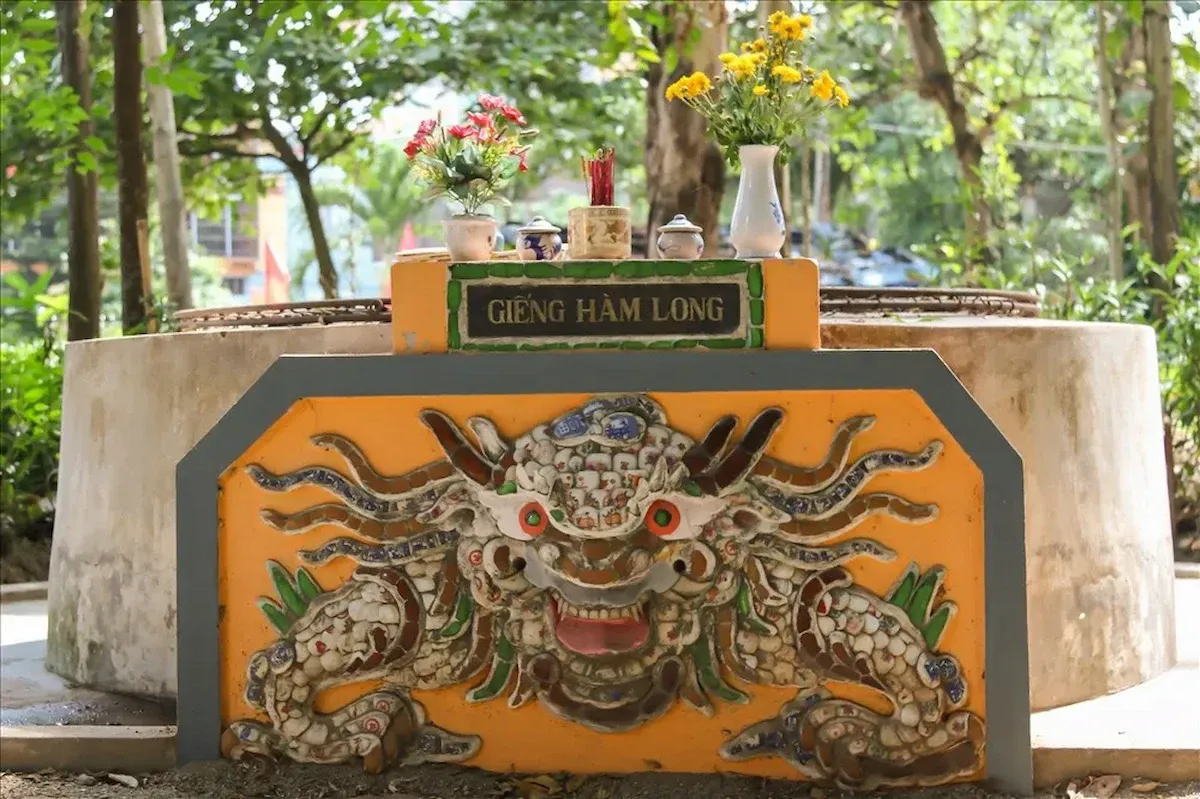 Giếng Hàm Long ở chùa Báo Quốc