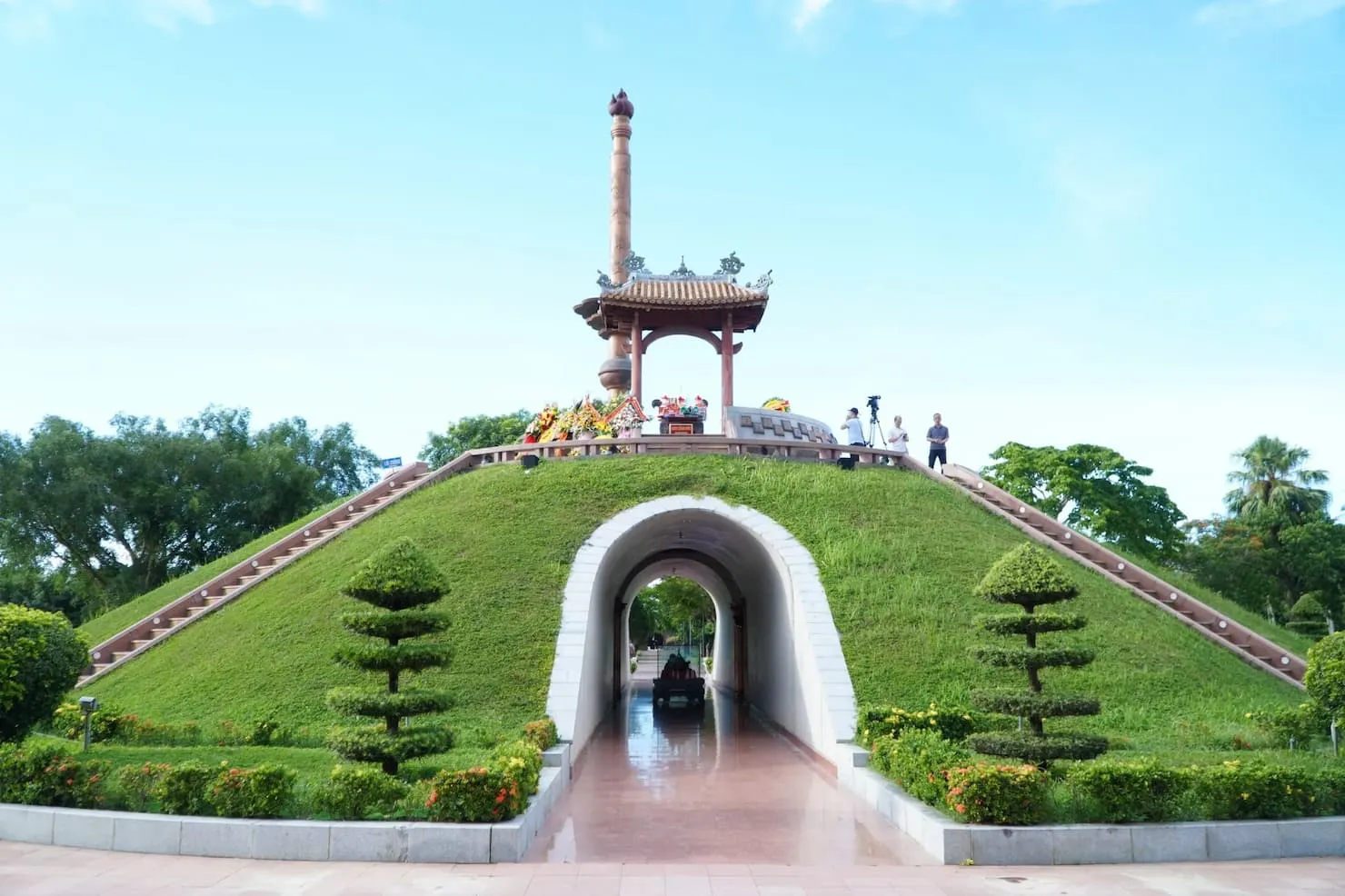 thanh co quang tri huyen thoai 81 ngay dem bi trang