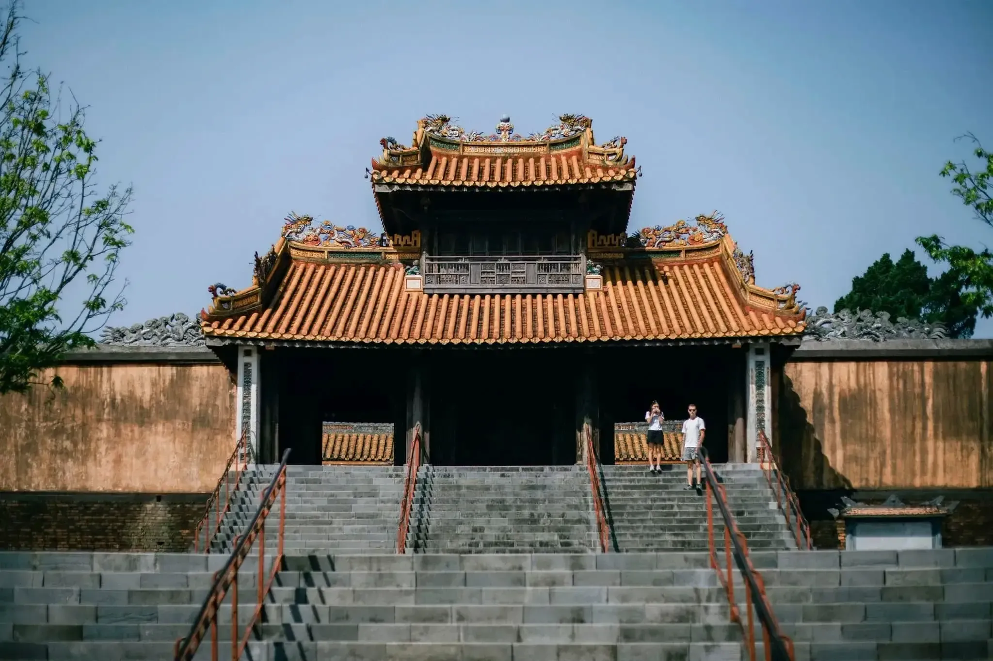 Khiêm Cung Môn dẫn vào Điện Hòa Khiêm ở lăng Tự Đức