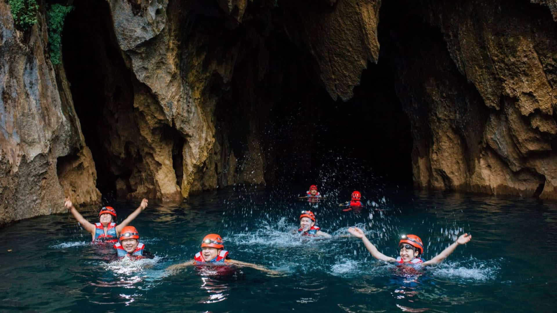 hoạt động bơi hang