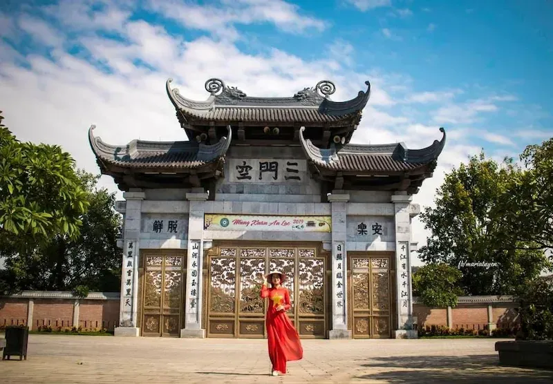 Tam Quan Gate  Bai Dinh Pagoda