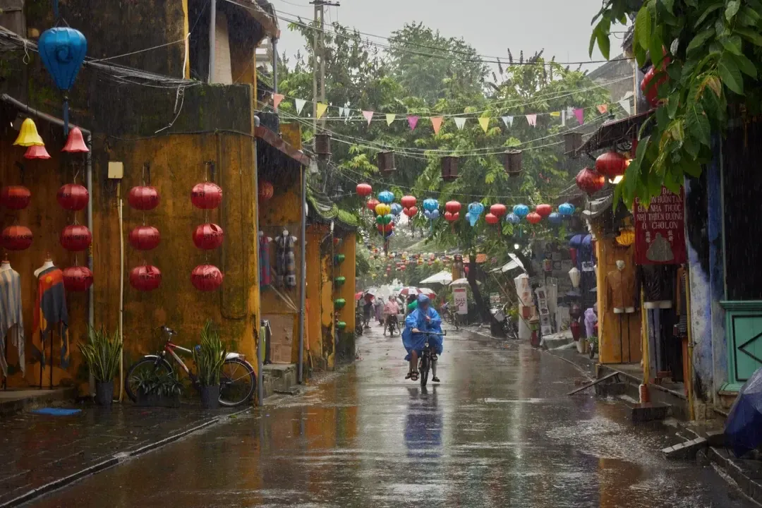 Hoi an Ancient Town During Rain Is a Beauty