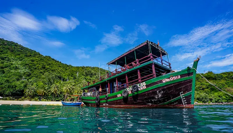 Cham Islands Have a Lots of Spots for SCUBA Diving