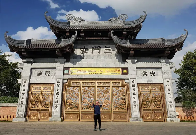 Cổng Tam Quan chùa Bái Đính