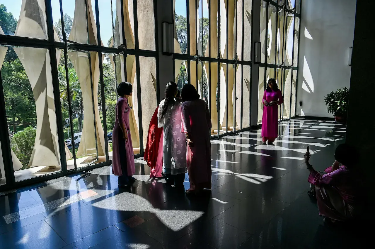 Check-in ở rèm hoa đá Dinh Độc Lập