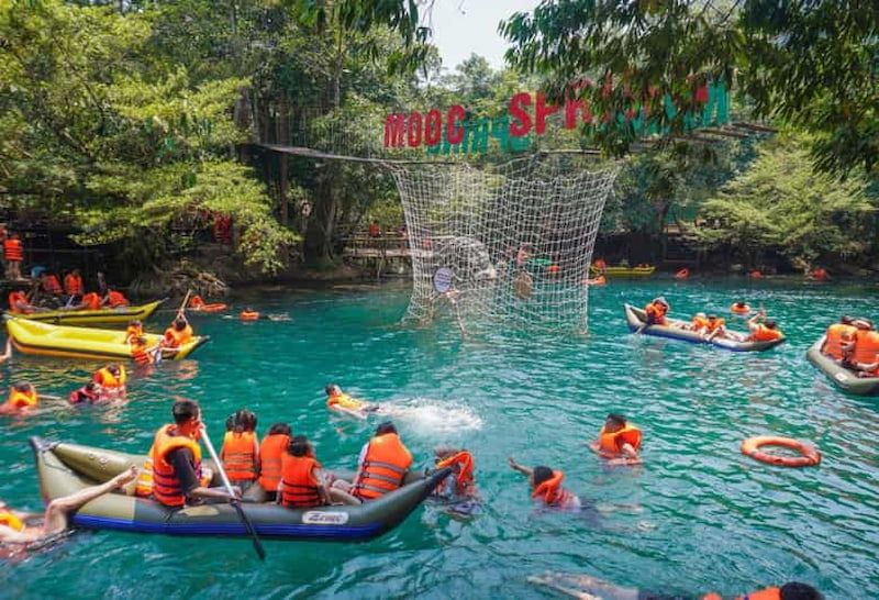 Kayaking in Mooc Spring