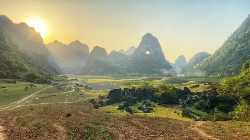  Early Morning in Cao Bang Village