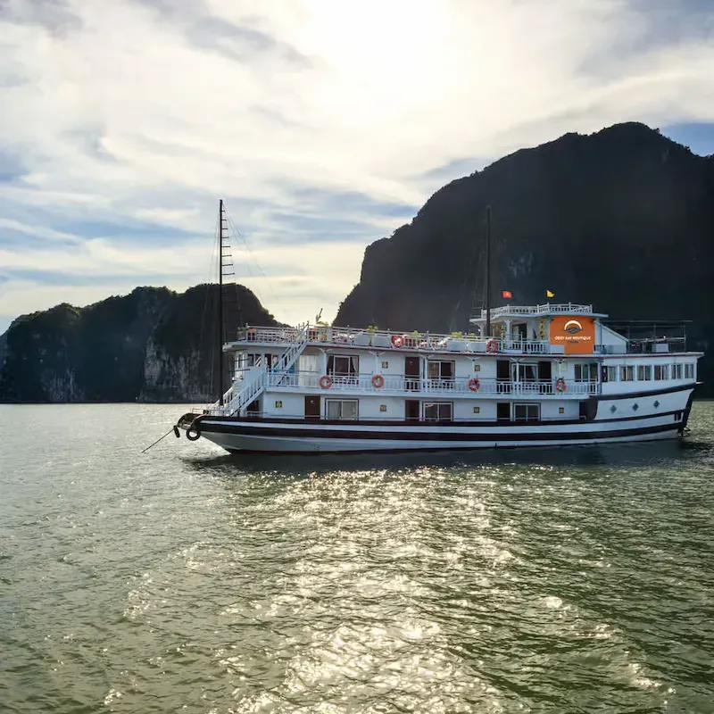 a 3 Star Cruise Ship Sailing in Halong Bay