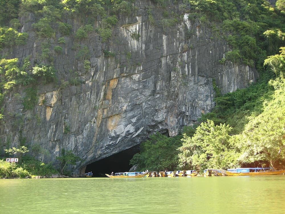 2. Entrance of Phong Nha Cave