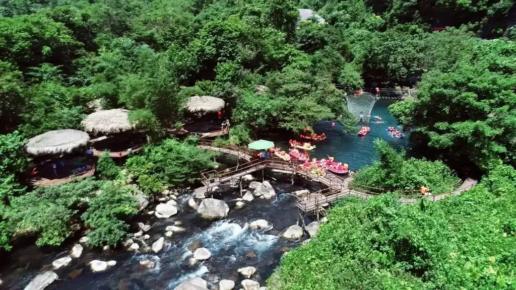 Toàn Cảnh Khu Du Lịch Suối Nước Moọc