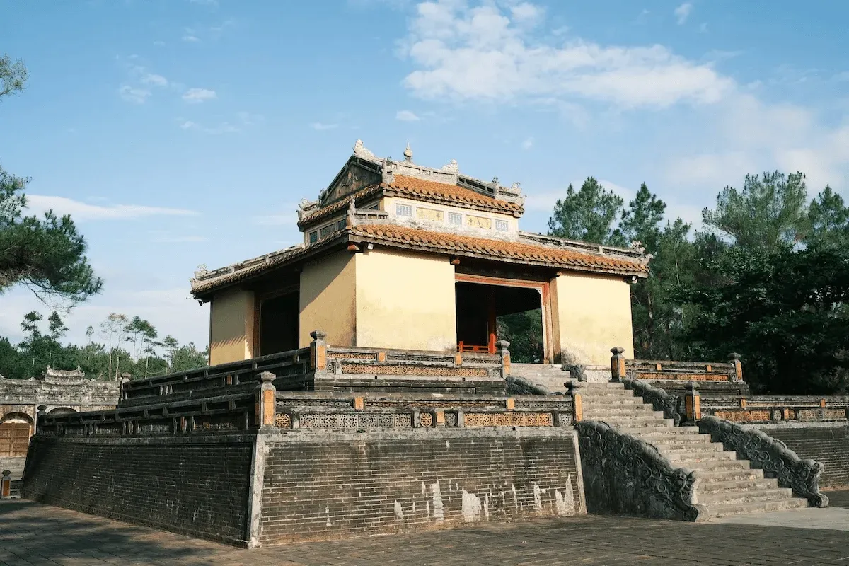 Nhà bia Thánh Đức thần công